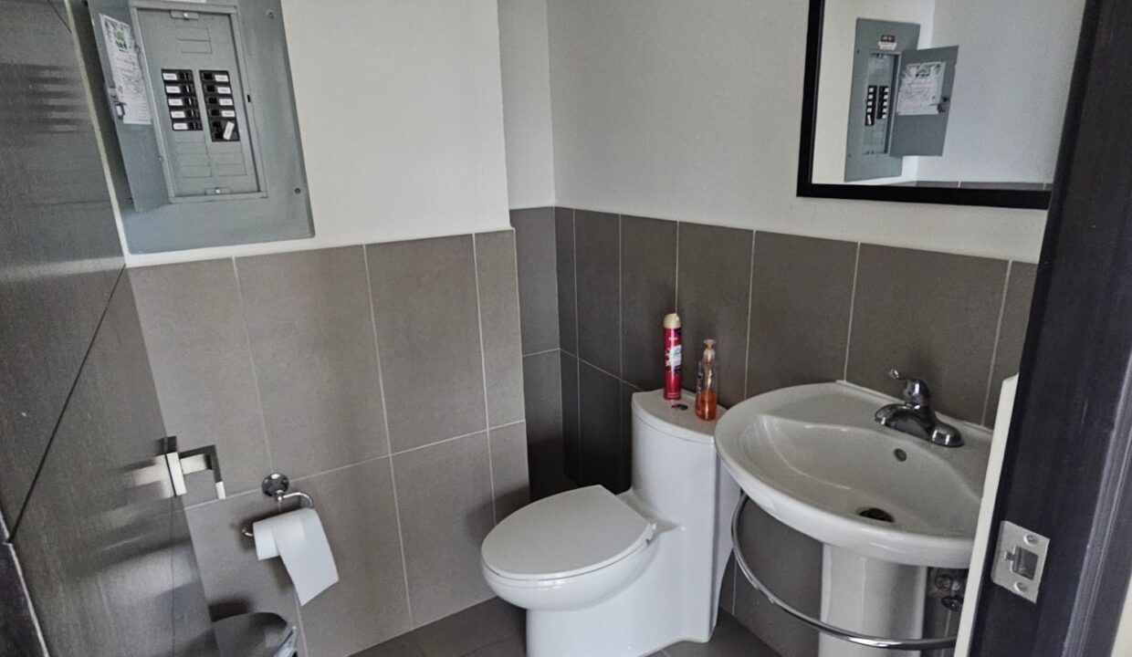 WhatsApp Image 2025-11-11 at 10.01.03 PM (5)