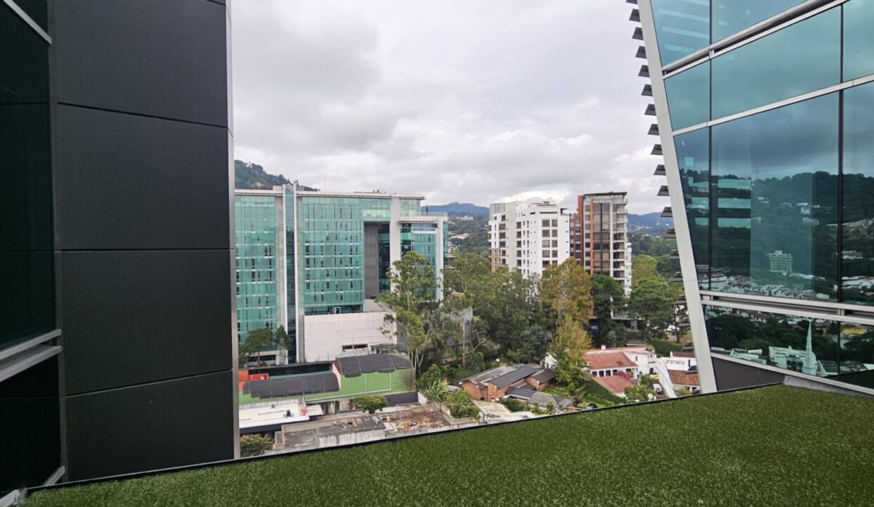 WhatsApp Image 2025-11-11 at 10.01.04 PM (3)