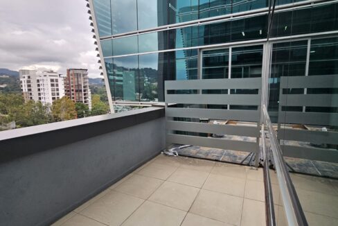 WhatsApp Image 2025-11-11 at 10.01.04 PM (4)