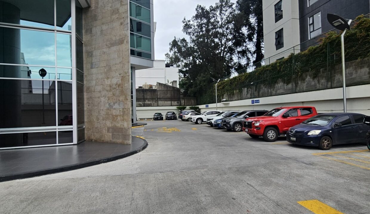 WhatsApp Image 2025-11-11 at 10.00.12 PM (1)