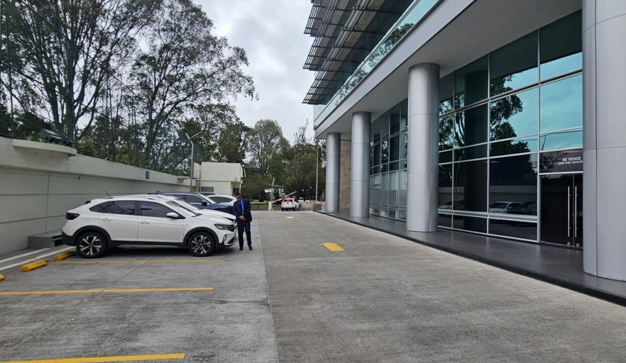 WhatsApp Image 2025-11-11 at 10.00.12 PM