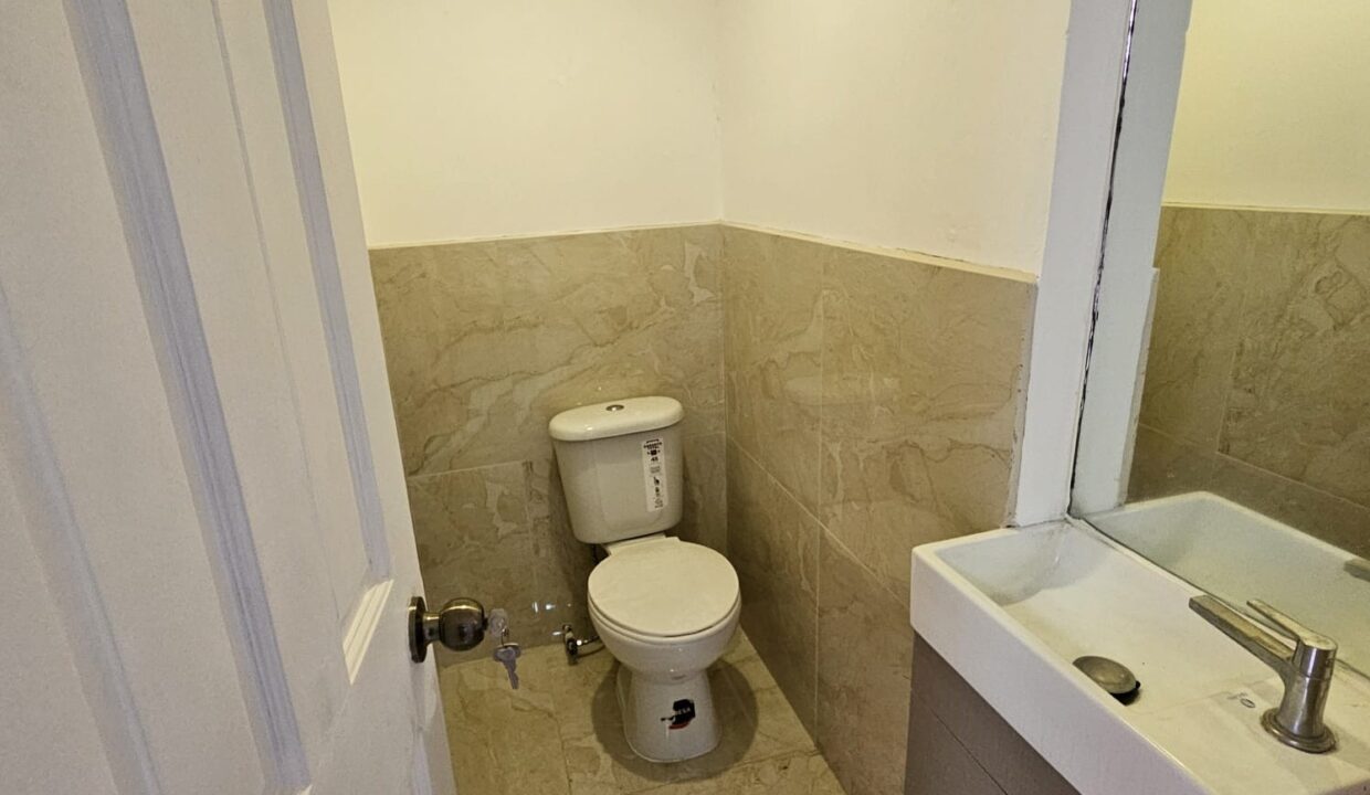 WhatsApp Image 2025-11-11 at 10.00.14 PM (1)