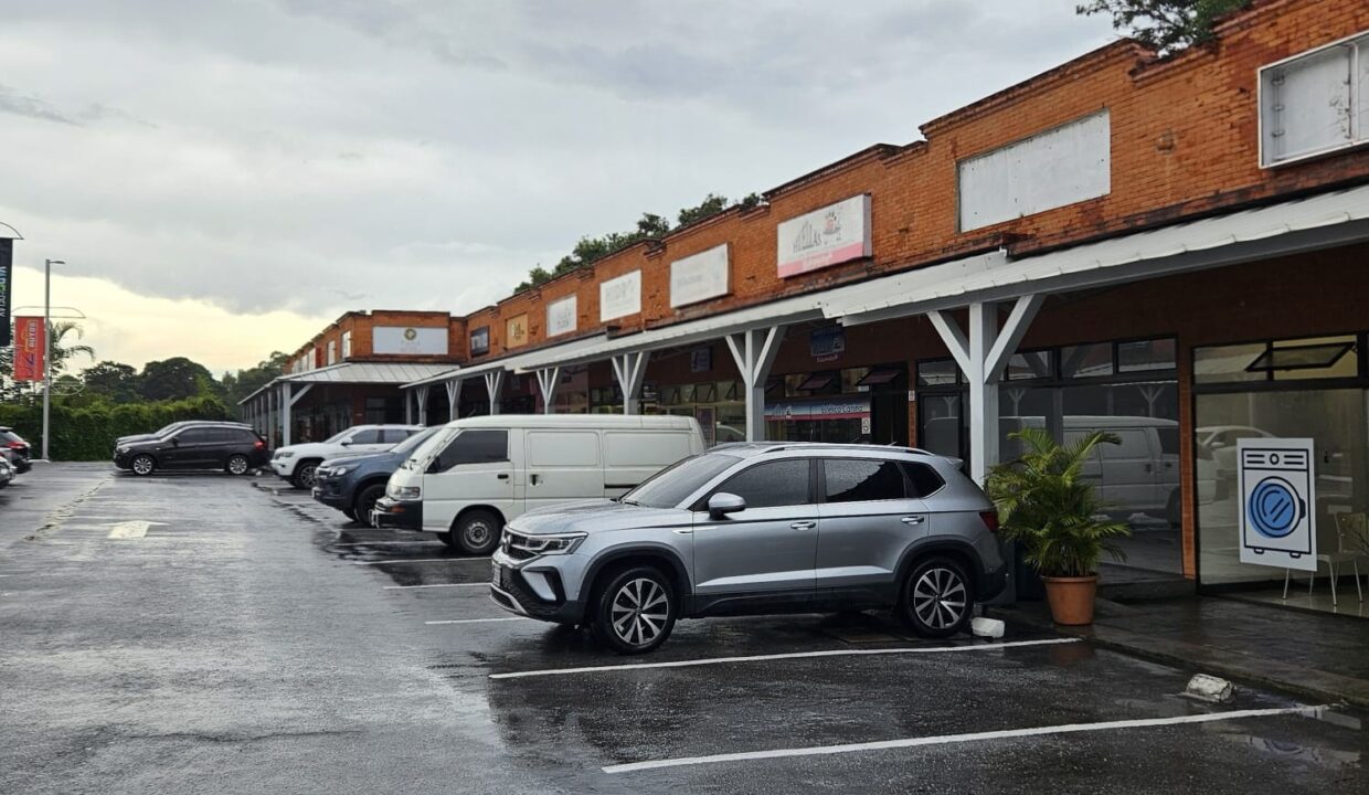 WhatsApp Image 2025-09-30 at 10.38.41 AM (1)