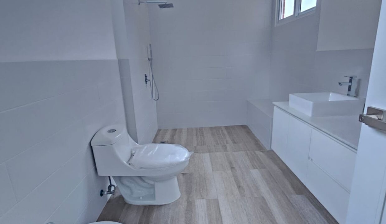 WhatsApp Image 2025-09-03 at 6.15.48 PM (4)