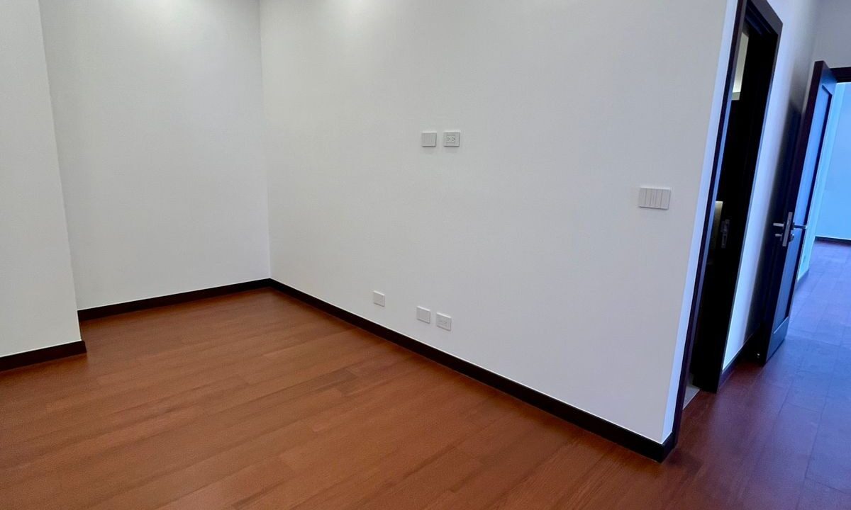 WhatsApp Image 2025-11-11 at 12.00.38 AM (1)