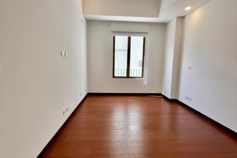 WhatsApp Image 2025-11-11 at 12.00.42 AM (3)