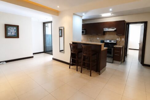 Apartamento en renta zona 14 en Edificio Cobella