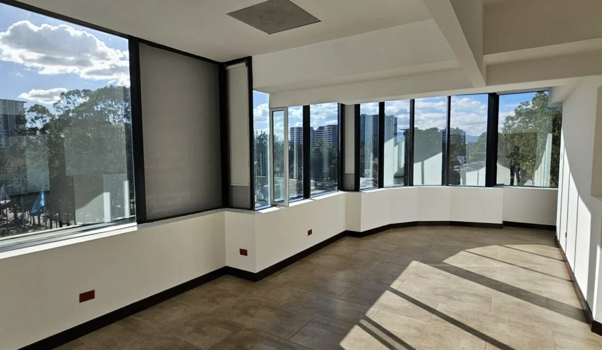 Oficina en Edificio Europlaza, Zona 14